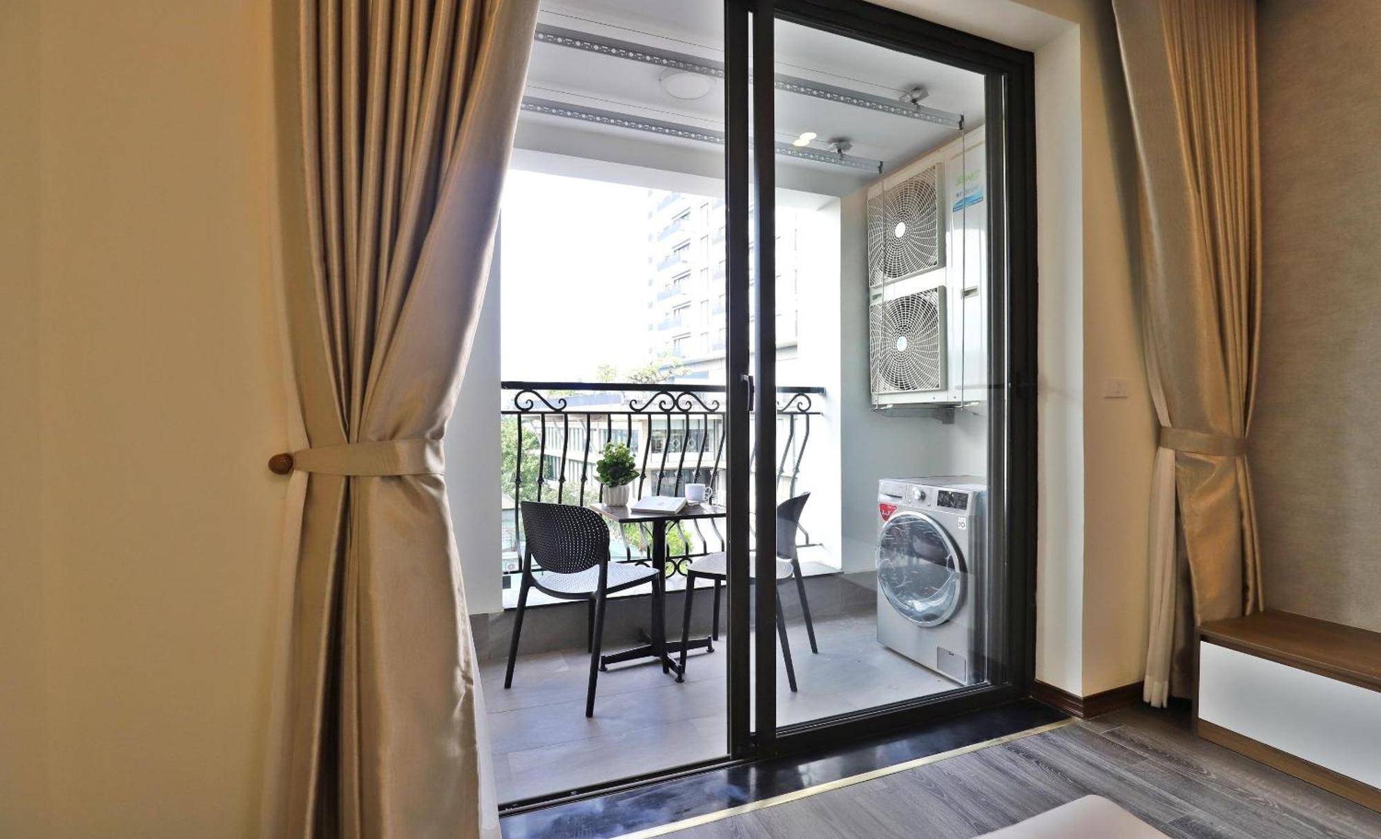 Hotel Luxe Paradise Tay Ho 4*