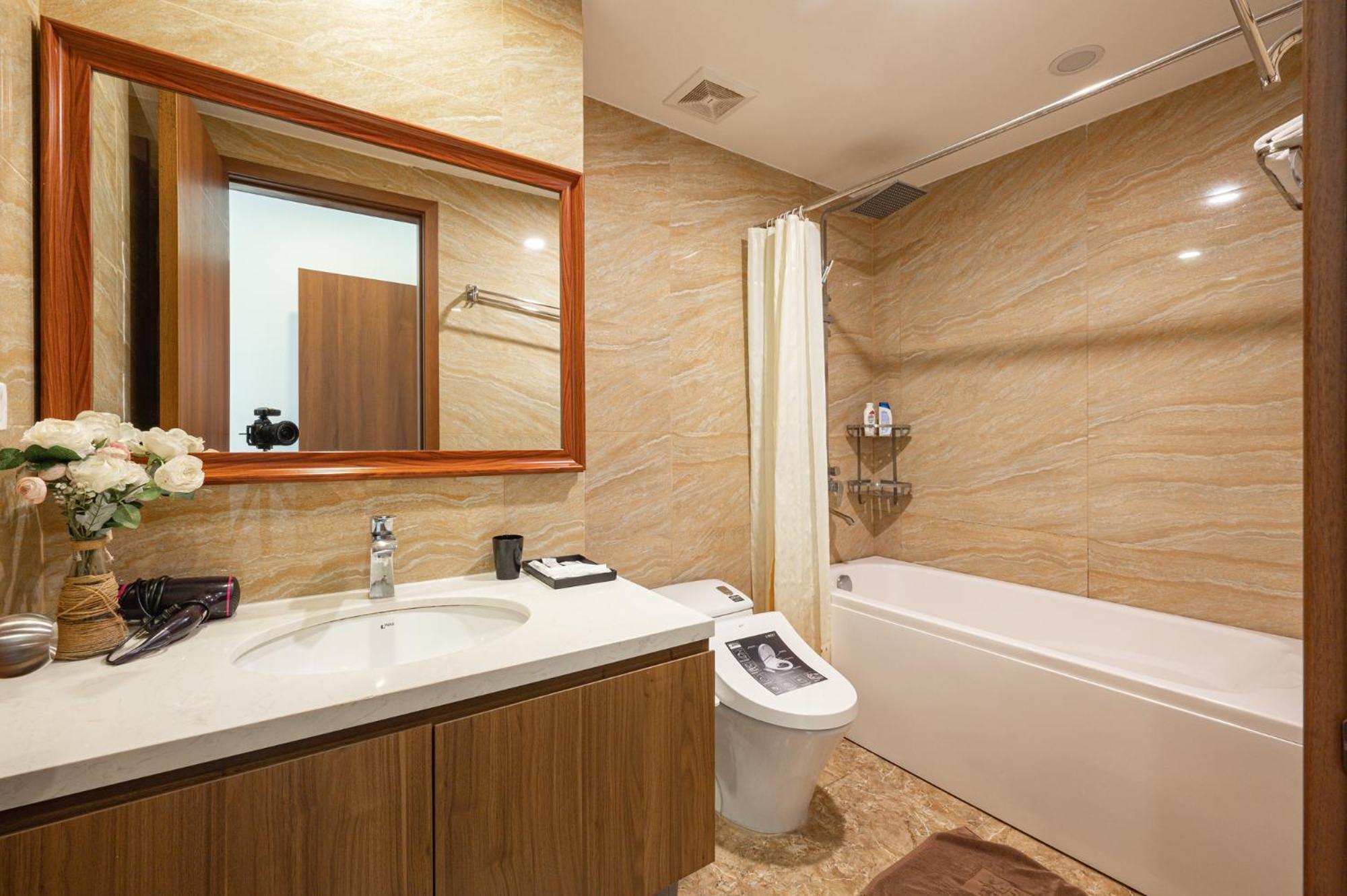 Luxe Paradise Tay Ho Hotel Hanoi